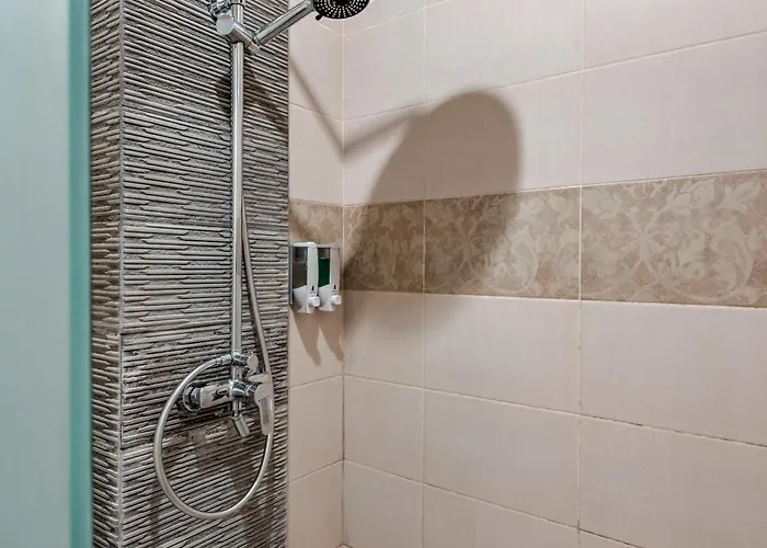 D Sarian Hotel 3*